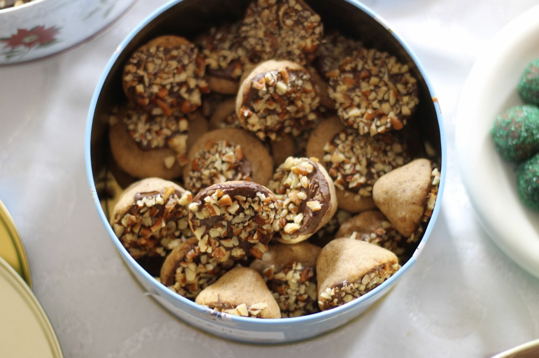 Mimi’s Mocha Acorn Cookies Recipe (Christmas Classic)